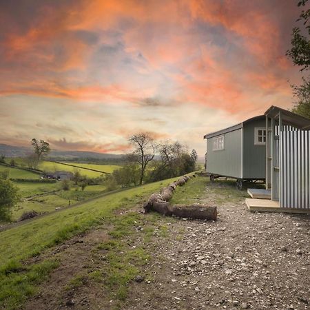 The Heron Shepherds Hut At Lyth Valley Brigsteer Exterior photo