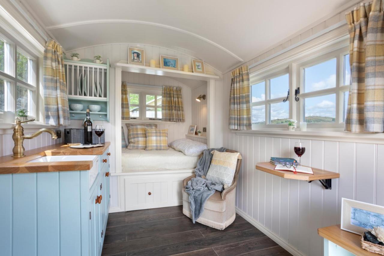 The Heron Shepherds Hut At Lyth Valley Brigsteer Exterior photo